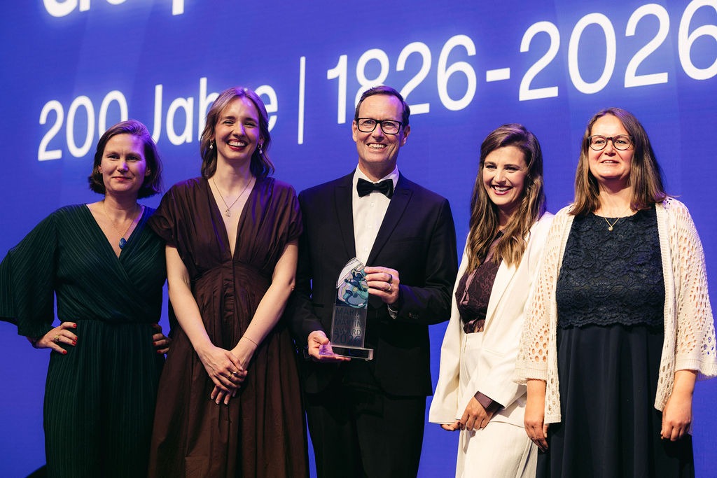 Zu sehen sind (von links nach rechts): Ana Hansel (HistaFood), Angelica Conraths (fembites), Dr. Stefan Koch (CEO der Klosterfrau Group), Jana Deckelmann (fembites) und Nicole Bucher (Endo Care). © Yvonne Haag